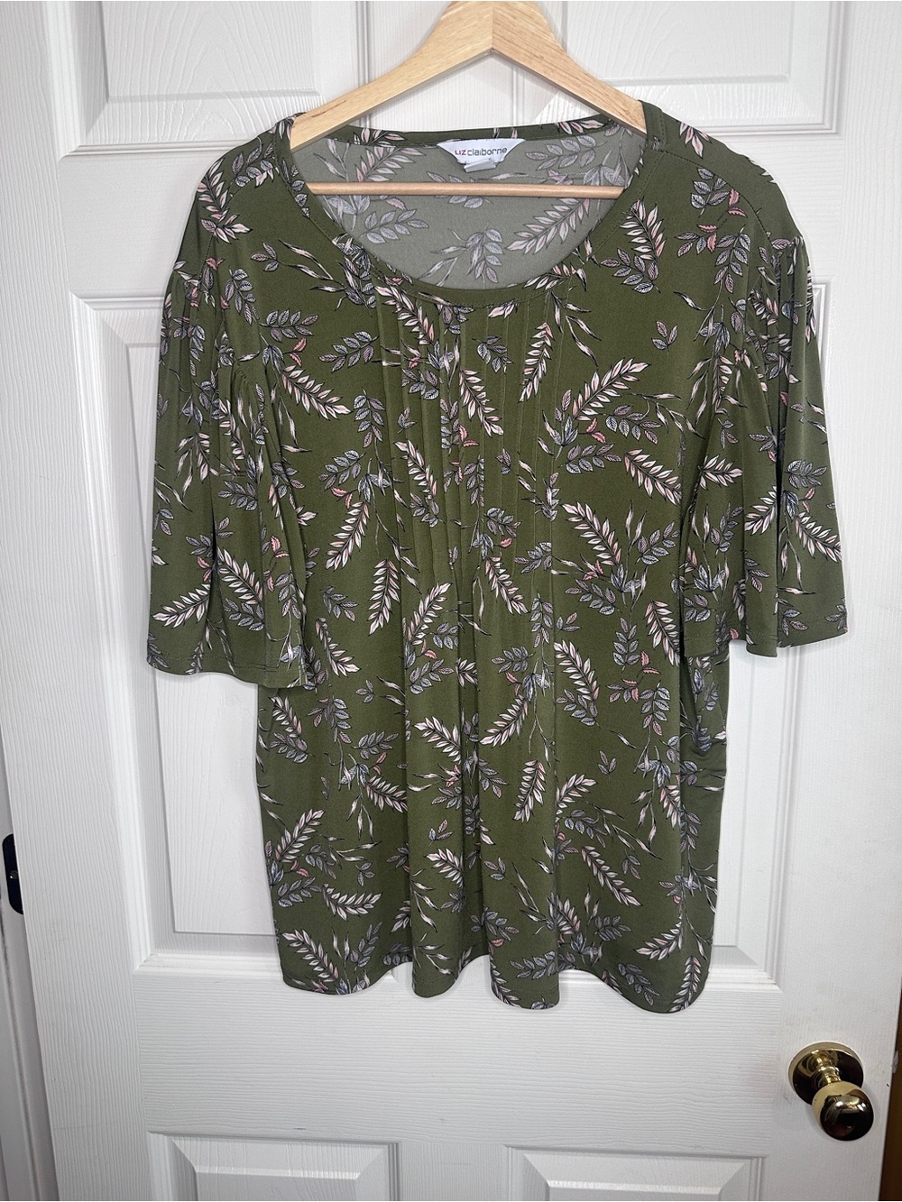 Liz Claiborne Olive Green Floral Tunic Top
